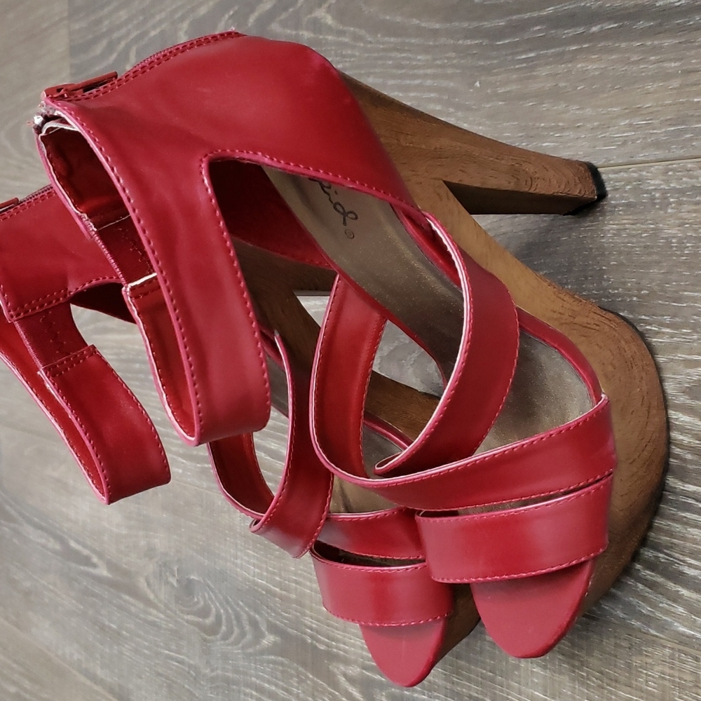 Quaid chunky heel sandal